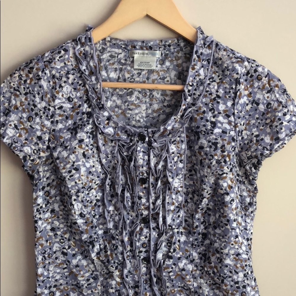 Women’s Van Heusen ruffled shirt XS